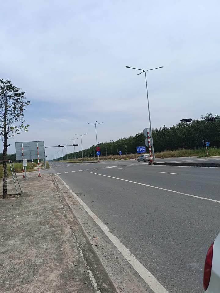 Đất nền Bàu Bàng 1080m² giá 1.044 tỷ - Sổ hồng chính chủ, xây tường rào bao quanh!