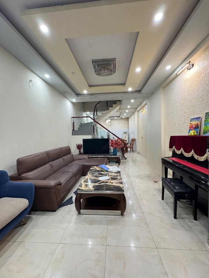 Nhà cho thuê 4 tầng tại Nguyễn Bỉnh Khiêm, Hải Phòng - Phù hợp cho nhóm nữ