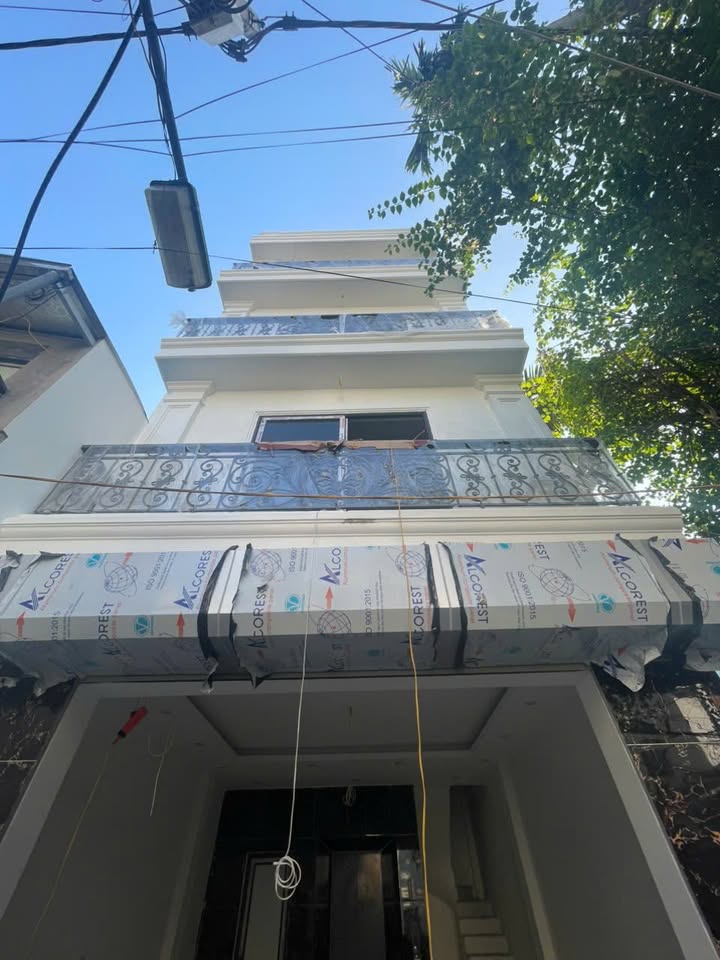 Nhà 6 tầng Tây Mỗ 41m² giá 8.8 tỷ - Thiết kế sang trọng, ô tô đỗ sát nhà!