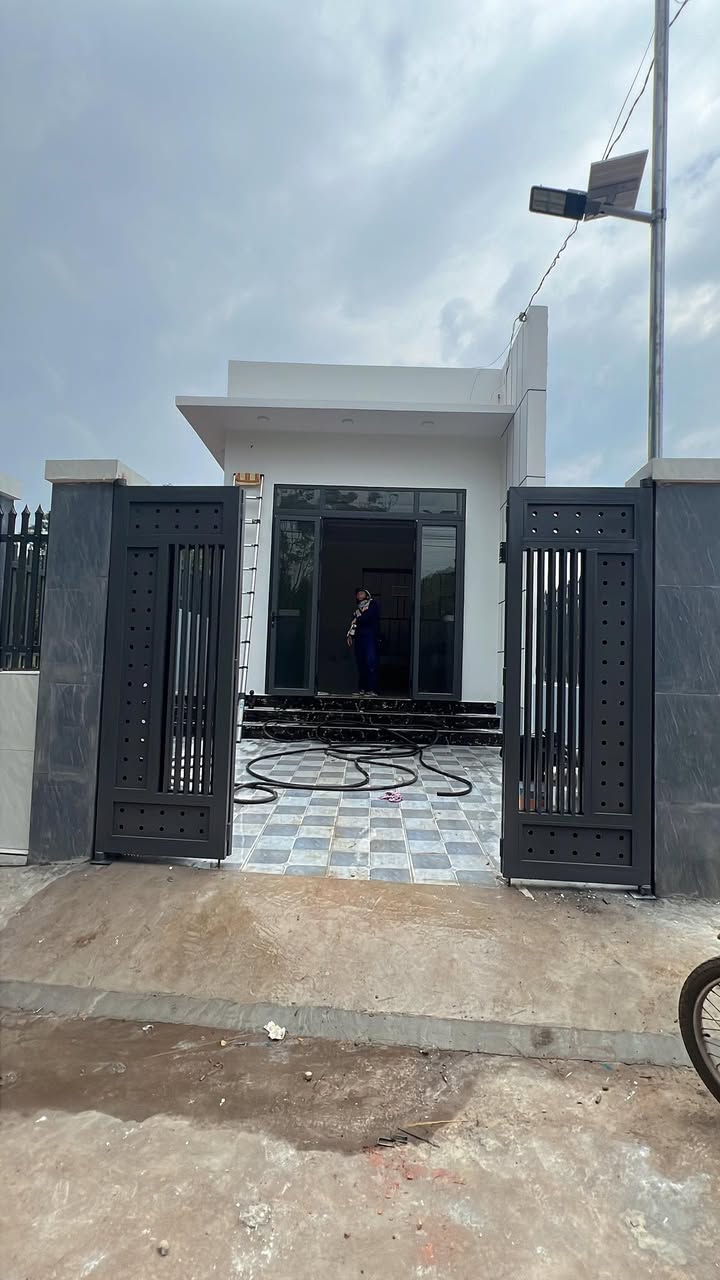 Nhà cấp 4 Ấp 2, Sông Trầu, 105m² giá 1.5 tỷ - Sổ hồng chính chủ, sạch sẽ, thơm mùi sơn!