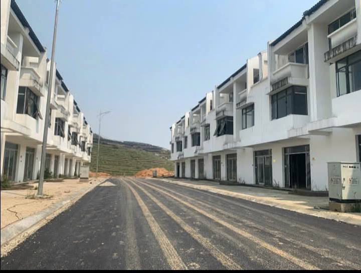 Nhà 3 tầng 1 tum tại khu hành chính Tây Bắc Sa Pa, giá 4.35 tỷ - Đầu tư sinh lời cao!