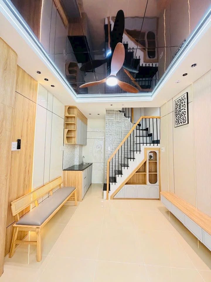 Nhà 3 tầng Nguyễn Văn Công 45m² giá 3 tỷ - Hẻm thông sạch đẹp!