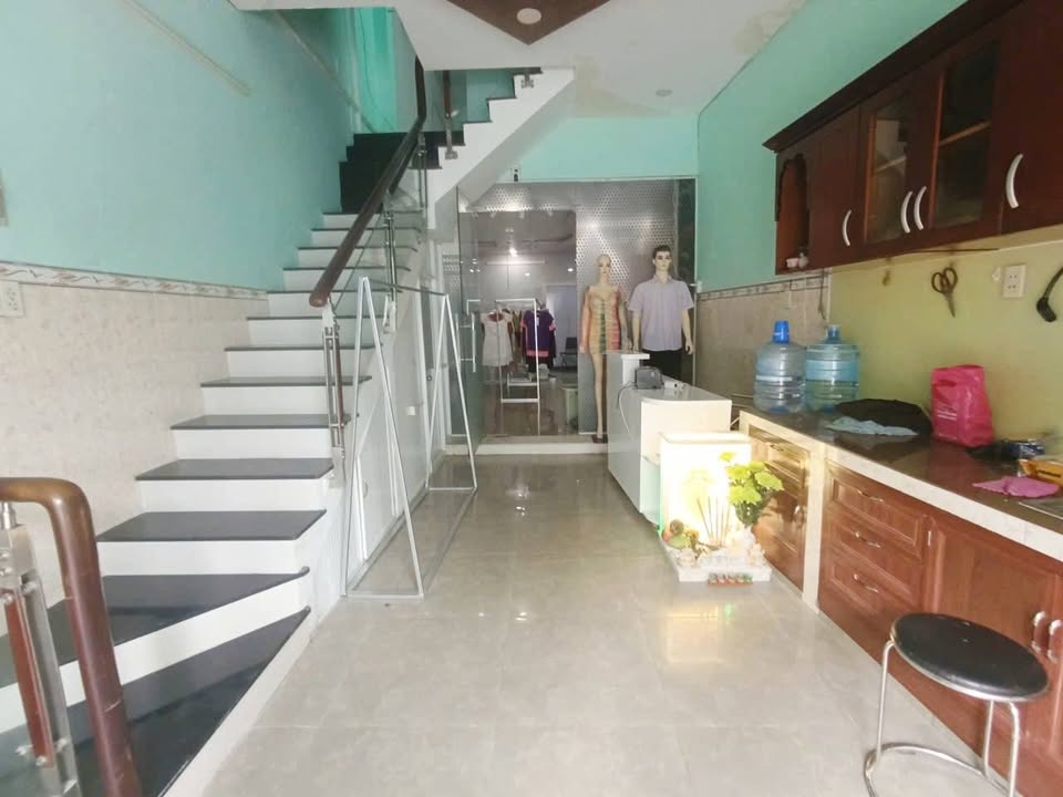 Nhà thuê mặt tiền Lý Thánh Tông, Quận Tân Phú, 60m² - Thích hợp kinh doanh online!