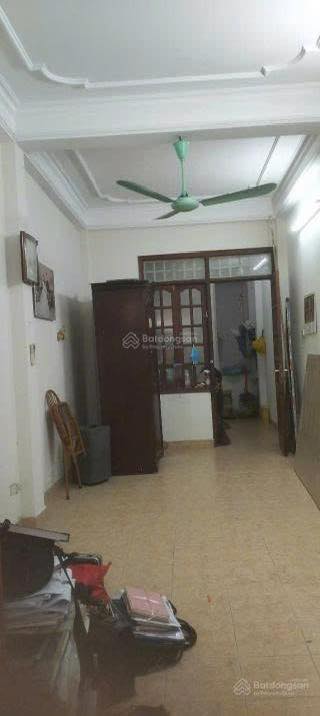 Cho thuê mặt bằng tầng 1 và 2 phố Võ Văn Dũng, Đống Đa 72m² - Vị trí đắc địa cho văn phòng và cửa hàng!