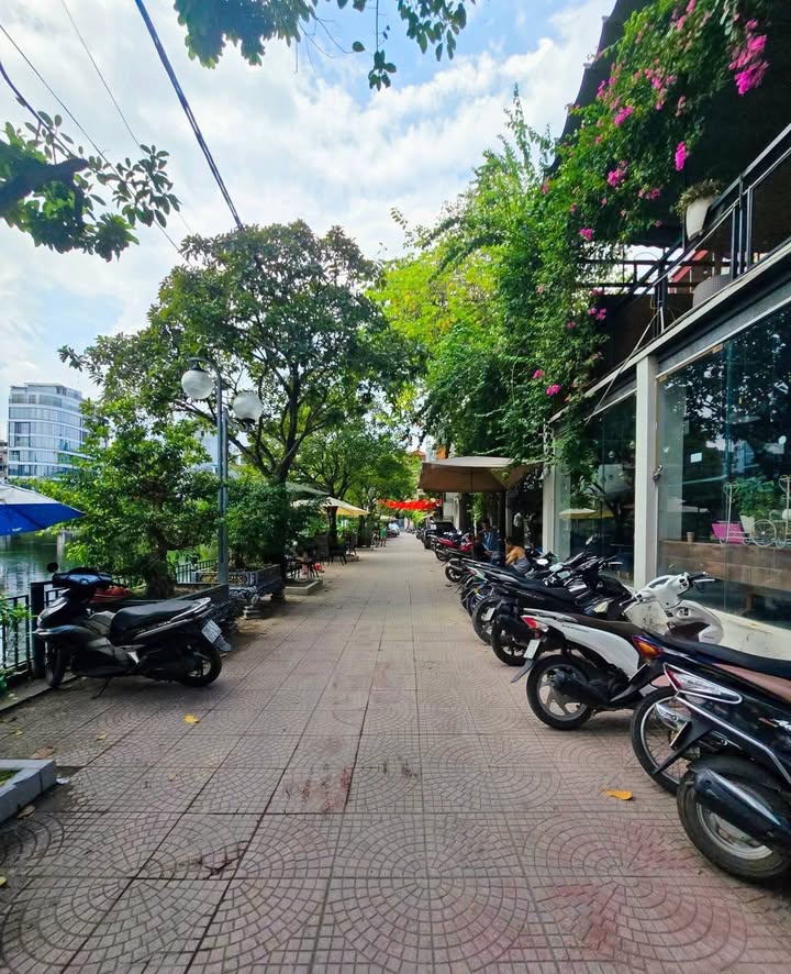 Nhà 5 tầng Đội Cấn, Ba Đình 35m² giá 7.5 tỷ - Sẵn sàng vào ở ngay!