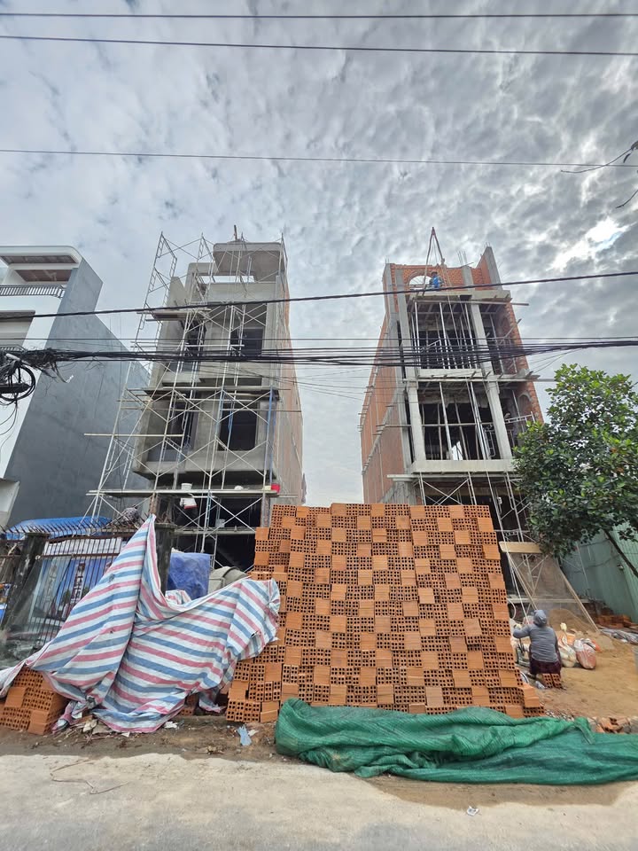 Nhà phố Dĩ An 119m² giá 7.8 tỷ - Gần GO Dĩ An chỉ 300m!