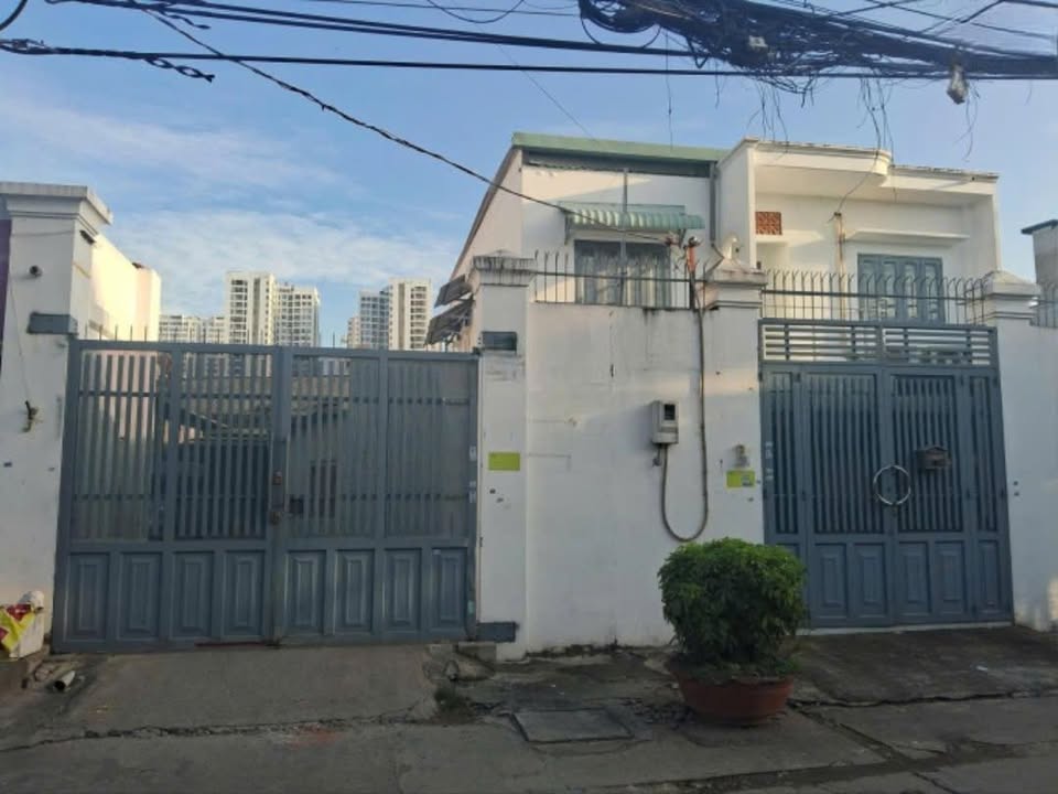 Cho thuê kho xưởng Bình Chánh 700m² giá 70 triệu - Diện tích rộng rãi, tiện ích đầy đủ!