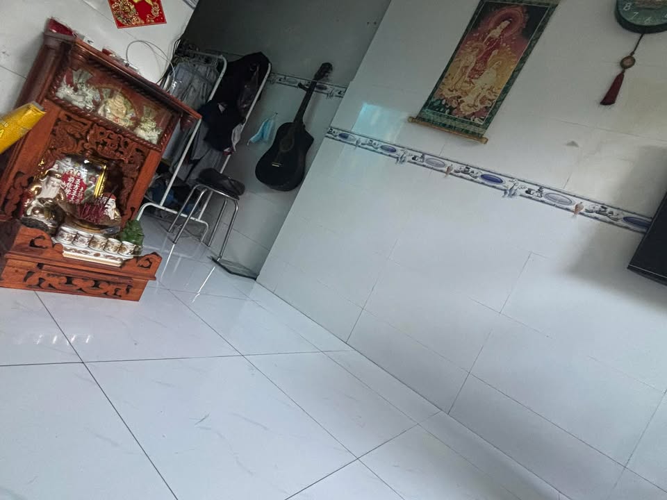 Nhà lầu Hóc Môn 21m² giá 550 triệu - Gần chợ, tiện ích đầy đủ!