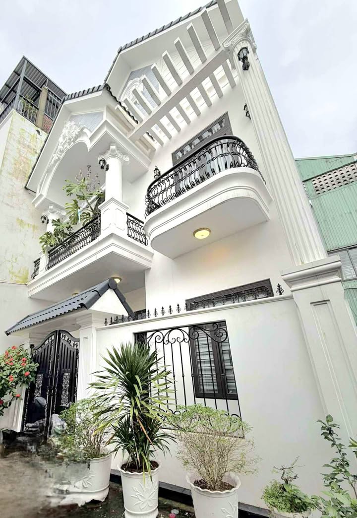 Nhà 2 Tầng Kiệt Ô Tô Tô Hiệu, Hòa Khánh Đà Nẵng 60m² giá 4.9 tỷ - Tiện nghi đầy đủ!