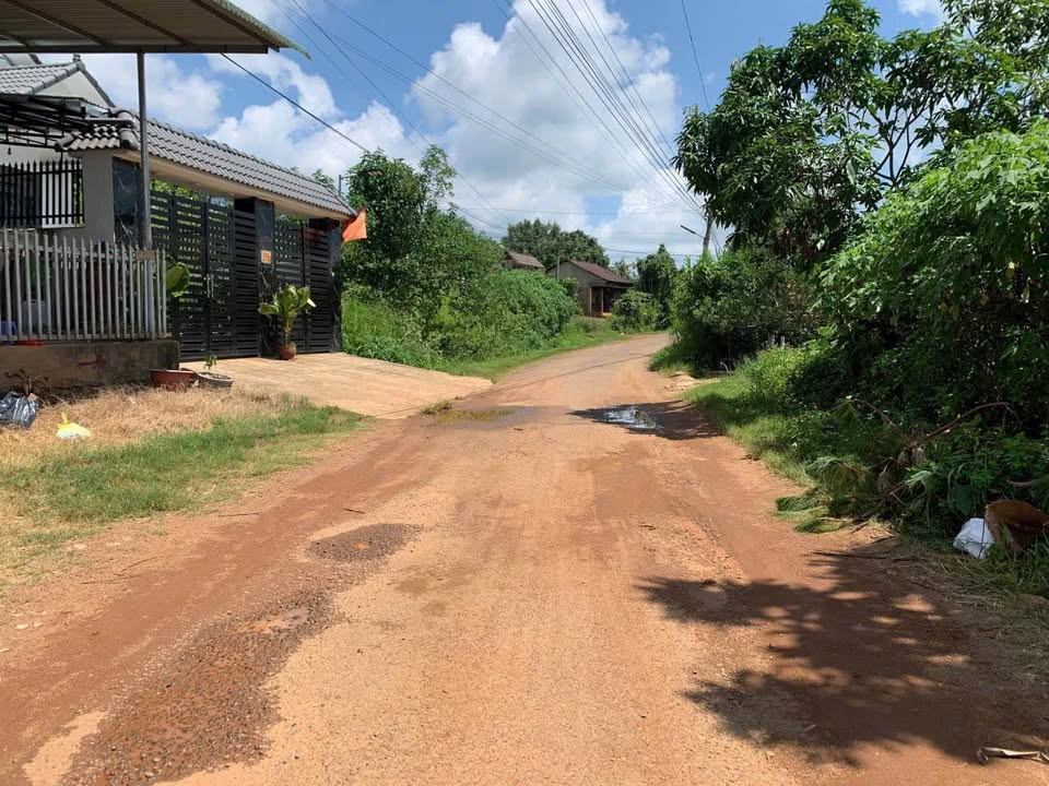 Bán nhà mặt tiền đường Trần Tế Xương Bảo Lộc 193.5m² giá 1.05 tỷ - Cơ hội đầu tư hấp dẫn!