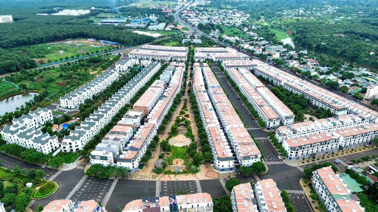 Shophouse mặt tiền Tôn Đức Thắng, Buôn Ma Thuột 120m² giá 9.7 tỷ - Đầu tư sinh lời cao!