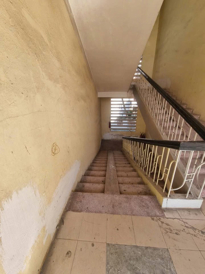 Căn hộ Tập Thể Lương Khánh Thiện 41m² giá 4.3 tỷ - Thiết kế hợp lý, tiềm năng cải tạo lớn!