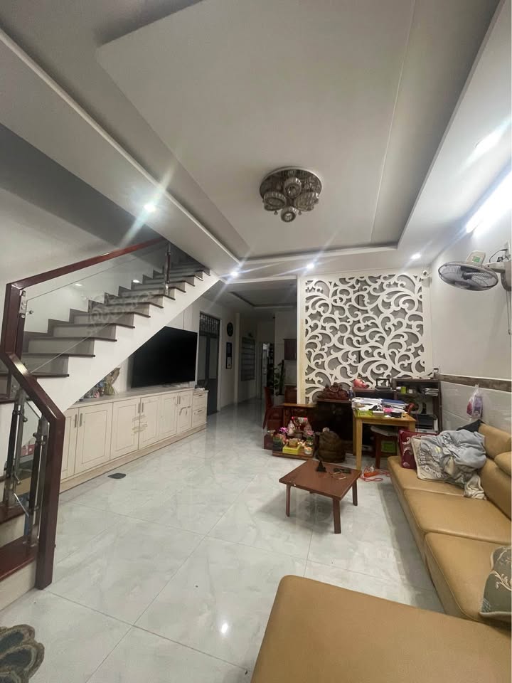 Nhà 2 tầng mặt tiền Phạm Văn, 100m² giá 25 tỷ - Đầu tư sinh lời ngay!