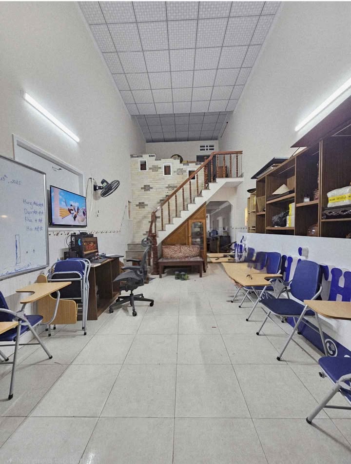 Nhà mặt tiền 1,5 tầng P. Đống Đa Quy Nhơn 72m² giá 3.75 tỷ - Chính chủ, sổ đỏ rõ ràng!