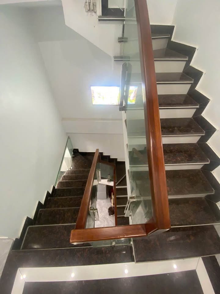 Nhà 2 tầng Tiên Lãng 100m² giá 4 tỷ - Thiết kế hiện đại, sẵn sàng ở ngay!