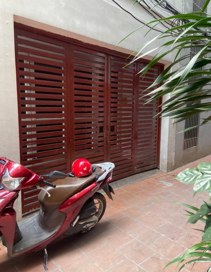 Nhà bán Ngọc Thụy Long Biên 33m² giá 4.55 tỷ - Sổ đỏ chính chủ, ô tô vào tận nhà!