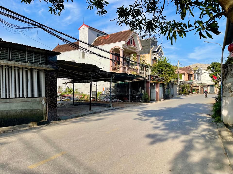 Đất mặt đường Trần Bình Trọng Vinh 148,8m² giá 5 tỷ - Hướng Đông Nam hiếm có!