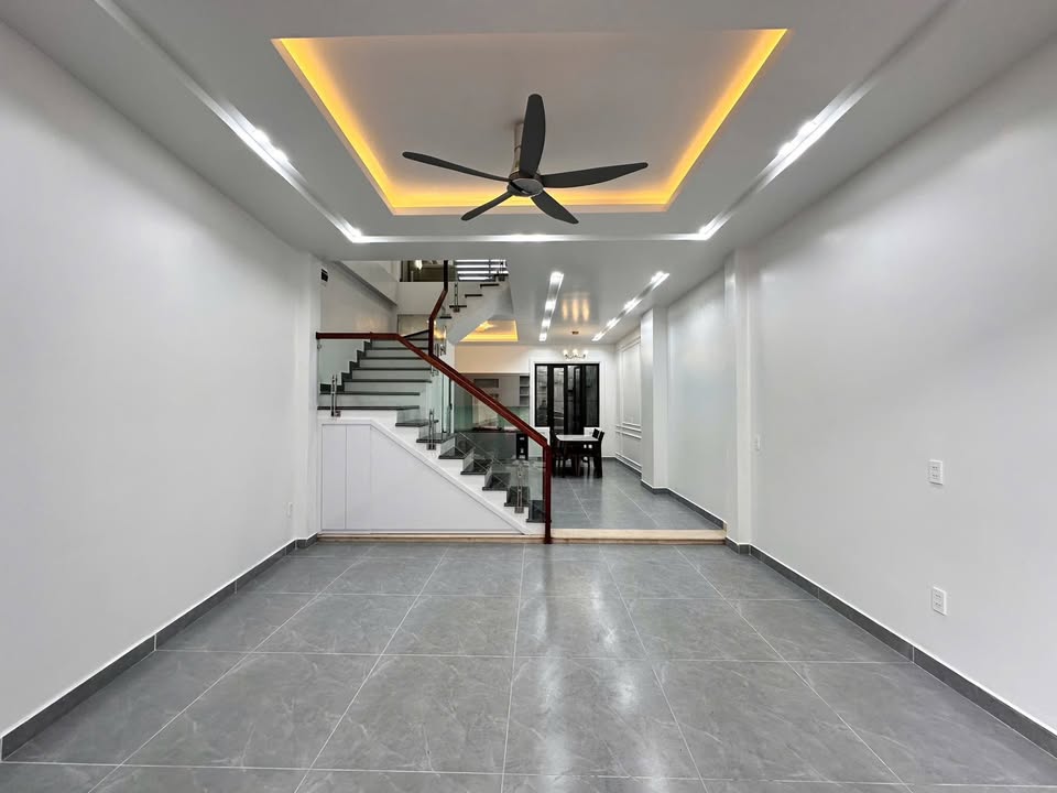 Nhà độc lập 68.5m² 4 tầng tại Miếu Hai Xã - Đường rộng thoáng, ô tô đỗ cửa!