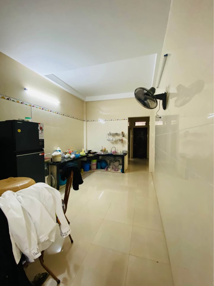 Nhà 3 tầng mặt đường 17/8, Phan Thiết, 75m² - Chính chủ bán gấp!