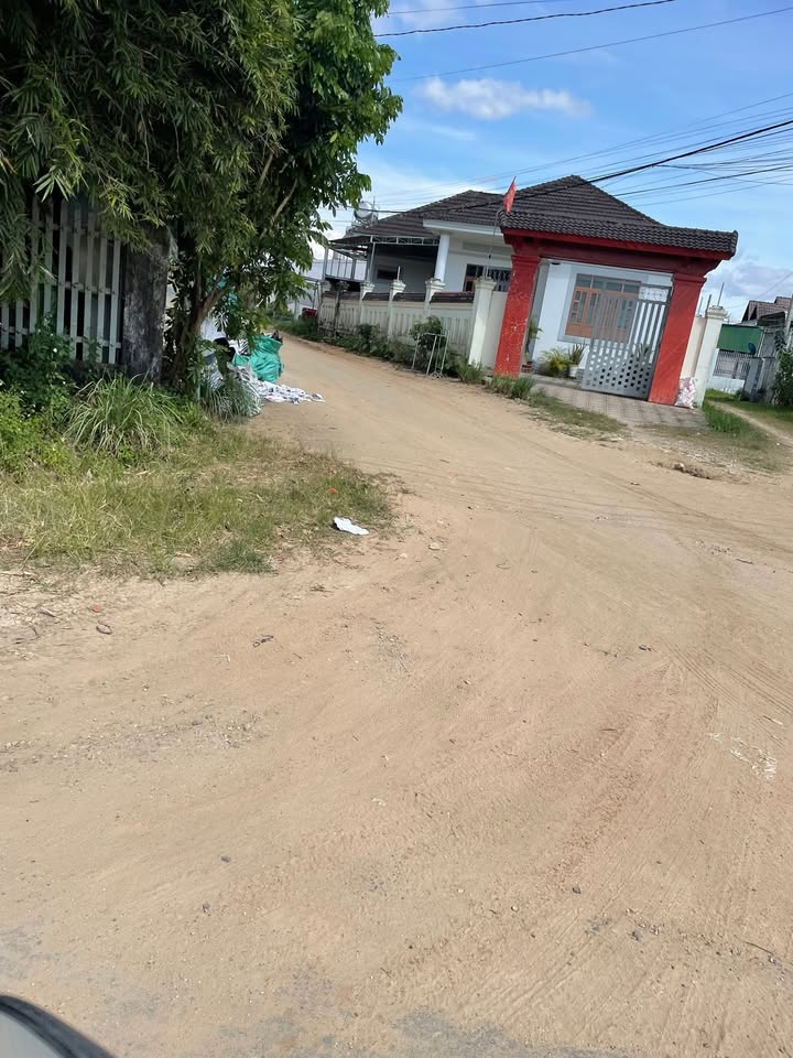 Đất nền Trần Nhân Tông Đắk Hà 240m² giá 1 tỷ - Cơ hội đầu tư tuyệt vời!