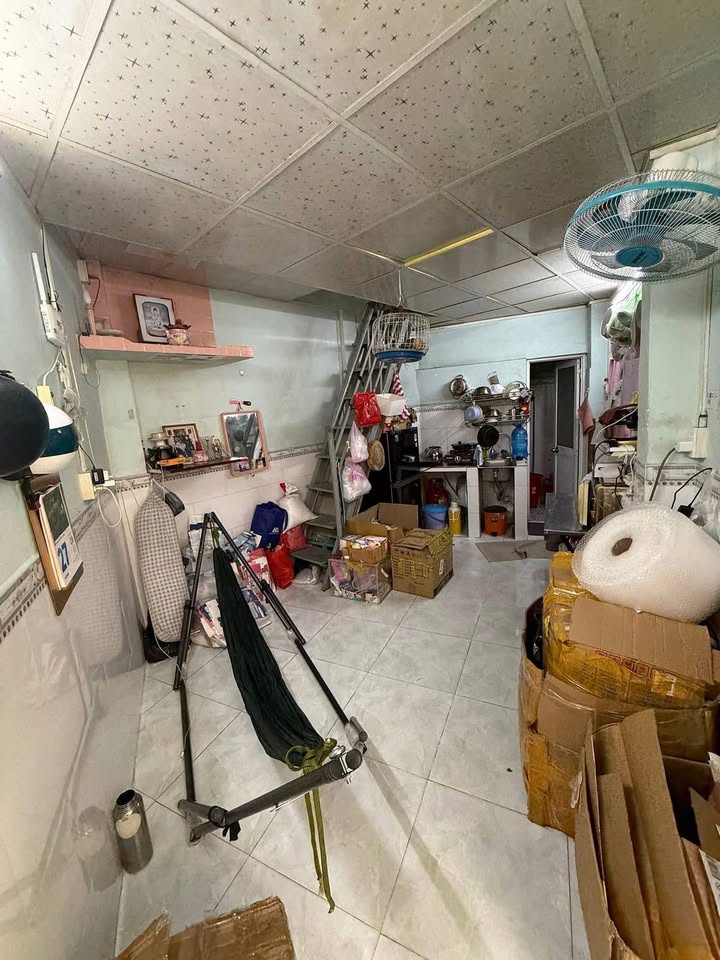 Nhà hẻm Tân Hoà Đông, Quận 6, 17.5m² giá 1.7 tỷ - Sẵn sàng vào ở!