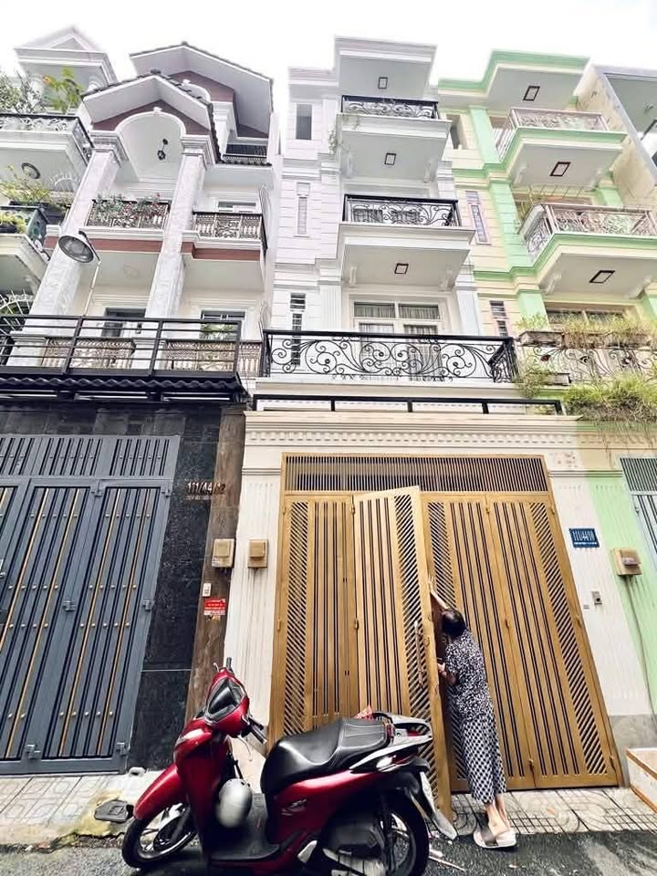 Nhà 5 tầng Tân Bình 53m² giá 8.9 tỷ - Hẻm ô tô, Full nội thất sang trọng!