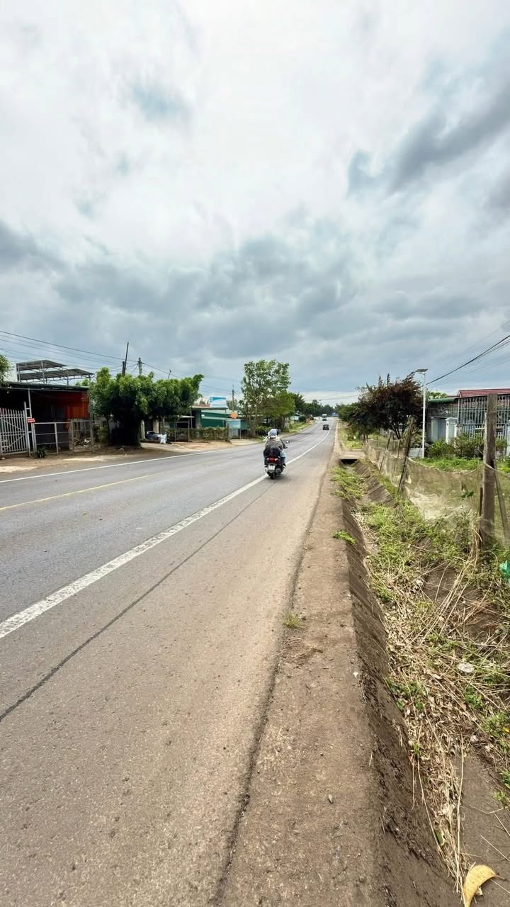 Đất nền mặt tiền Quốc lộ 14, Bắc Gia Nghĩa, 350m² chỉ 1.65 tỷ - Cơ hội kinh doanh tuyệt vời!