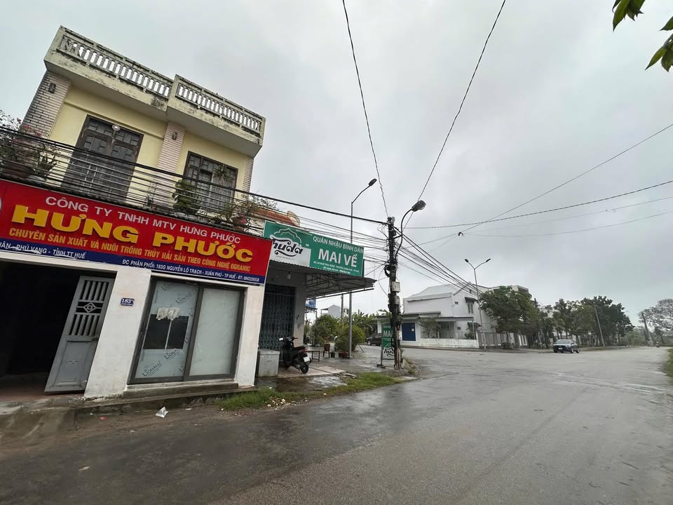 Nhà 2 Mặt Tiền Nguyễn Lộ Trạch, Huế 72m² Giá 5.5 tỷ - Cơ Hội Vàng Cho Doanh Nghiệp!