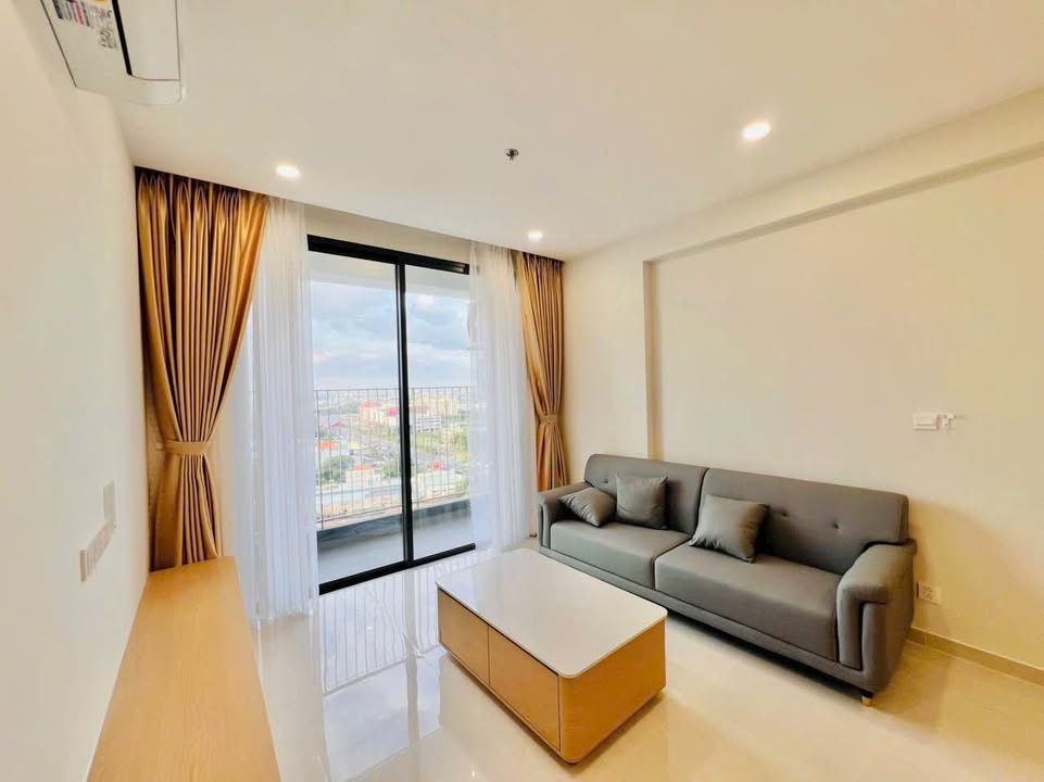 Căn hộ The Emerald Golf View 96m² giá 18 triệu - Full nội thất, view AEON Mall!