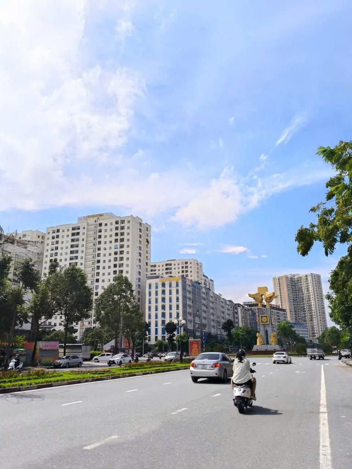 Nhà phố 3,5 tầng đường Lê Thái Tổ, Bắc Ninh 200m² - Đầu tư sinh lời ngay!