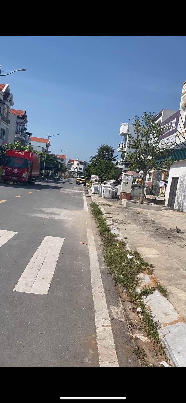 Nhà 2 tầng tại Hải Xuân, Móng Cái, 100m² - Thiết kế hiện đại, giá chỉ 3 tỷ!