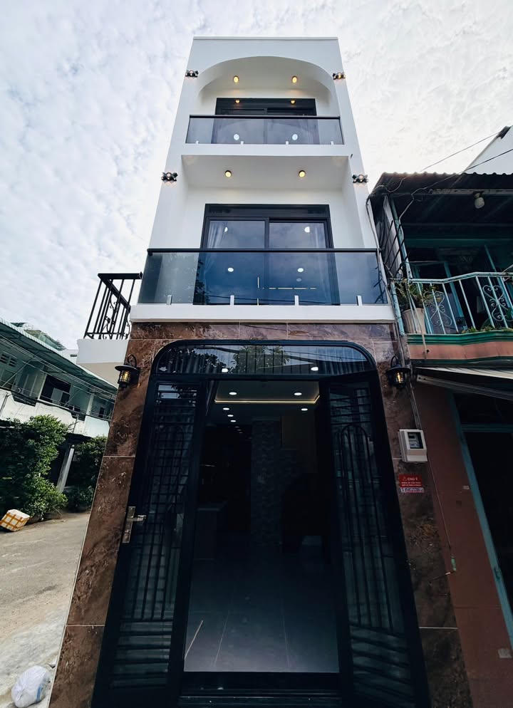 Nhà góc 2 mặt tiền đường Huỳnh Văn Nghệ 18m² giá 4.25 tỷ - Đầu tư kinh doanh sinh lời!