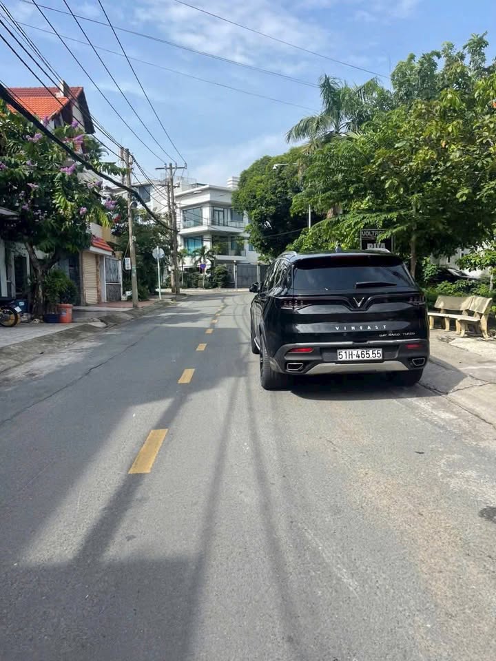 Đất nền Quận 9 148m² giá 10.9 tỷ - Vị trí đắc địa gần trường đại học