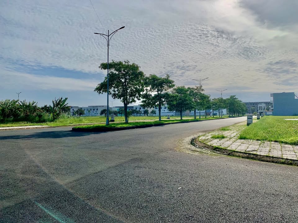 Đất nền KĐT Happy Home Cà Mau 100m² giá 1.25 tỷ - Mặt tiền Tuyến 12 sổ hồng chính chủ!