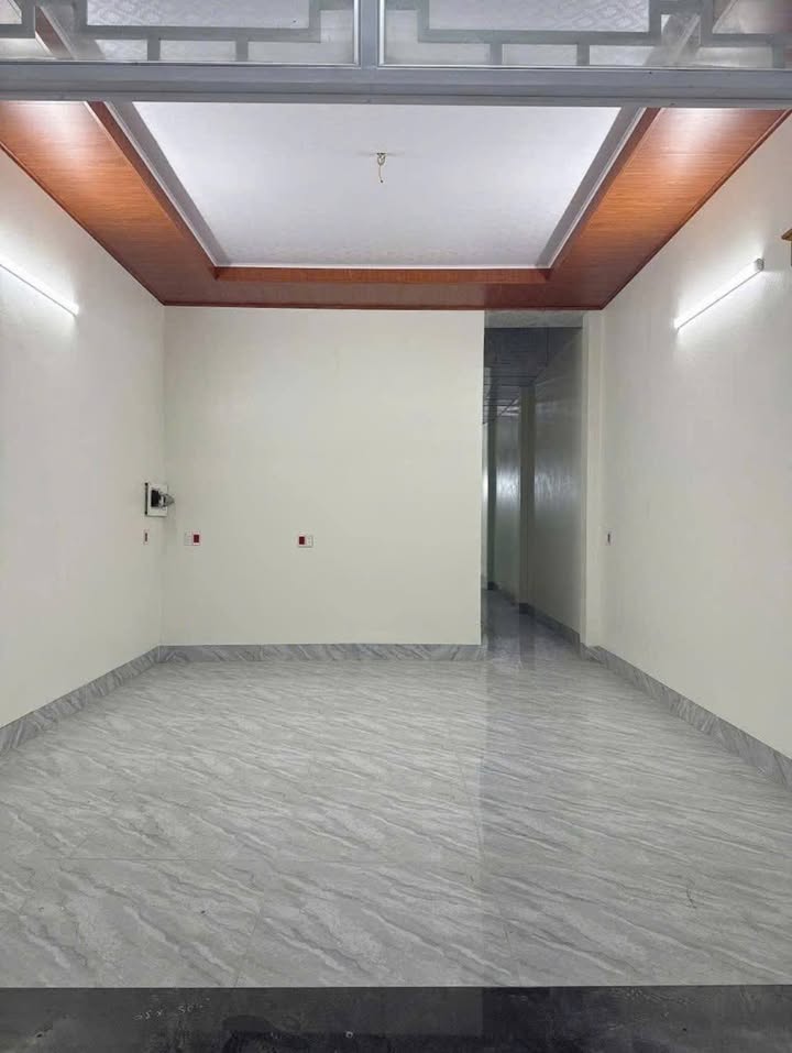 Nhà mới xây 100m² phường Quảng Thắng giá 2 tỷ - Đường ô tô tránh nhau, đầy đủ tiện ích!
