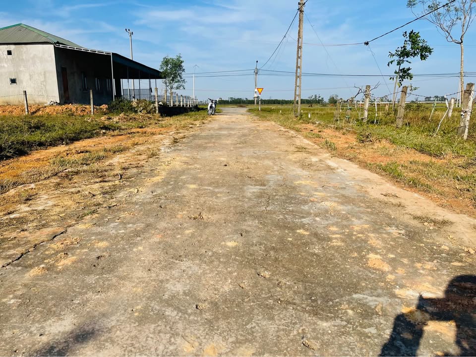 Đất nền Hội Quán xóm 10, Hà Huy Tập, 308m² - Lô đất đẹp chờ bạn đầu tư!