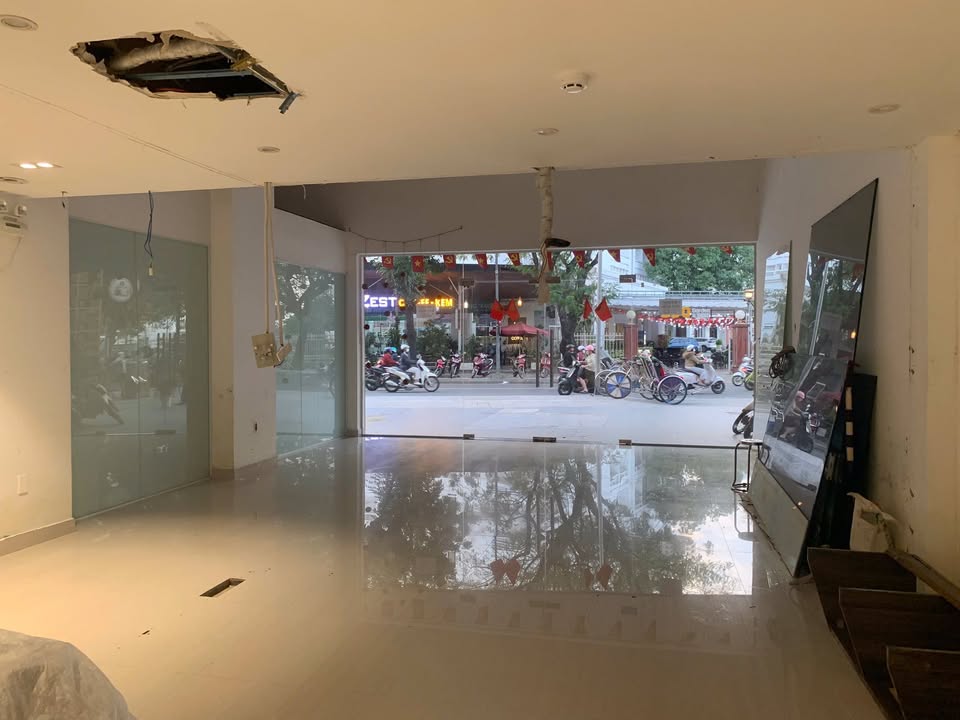 Cho thuê mặt bằng tầng 1 và 2 đường Lê Lợi, 330m² giá 80 triệu - Vị trí đắc địa gần bãi đậu xe