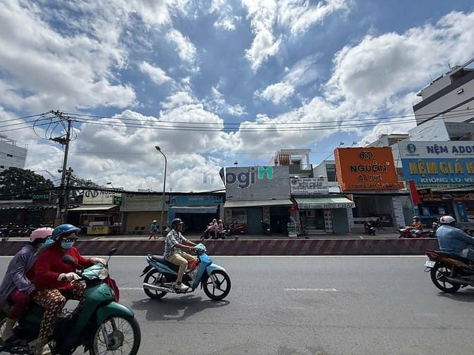 Nhà 2 tầng mặt tiền Huỳnh Tấn Phát, Quận 7 - Diện tích 200m², giá chỉ 19.8 tỷ!