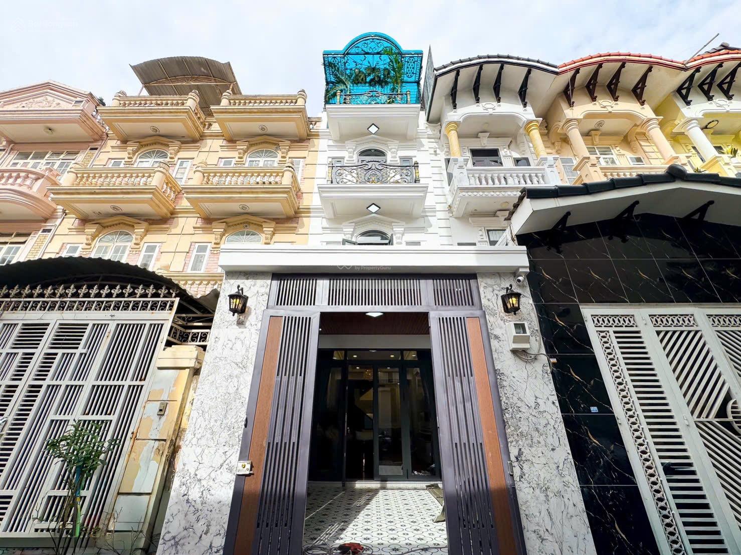 Nhà phố Quận 7 120m² giá 9.1 tỷ - Nội thất cao cấp, hoàn công đầy đủ!