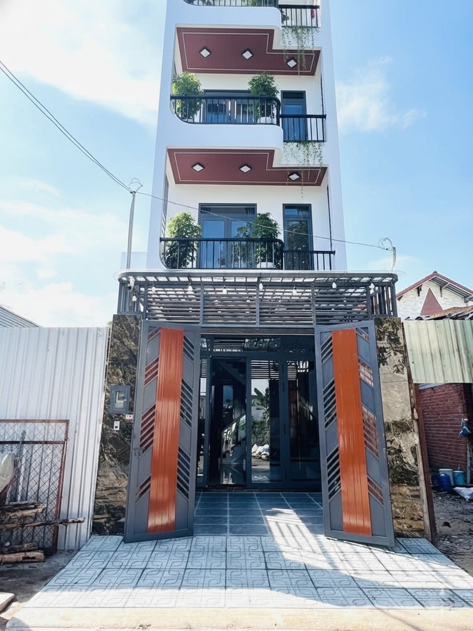 Nhà Lâm Thị Hố Quận 12 76m² giá 6.8 tỷ - Sổ hồng chính chủ, vuông vức, 5 tầng