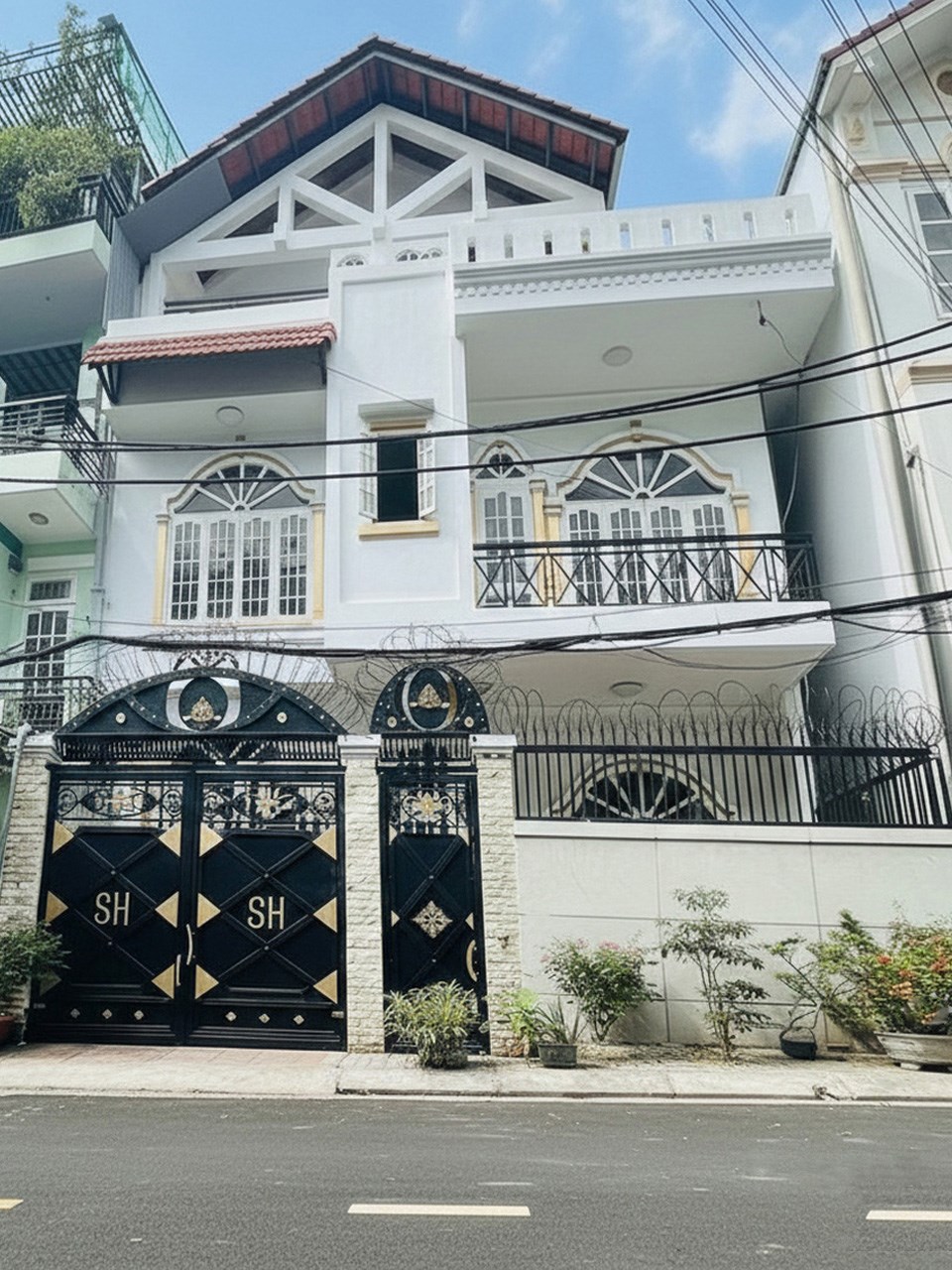 Villa 2 mặt tiền sát Lotte Mart Tân Bình 222m² giá 71 tỷ - Giảm ngay 3 tỷ!