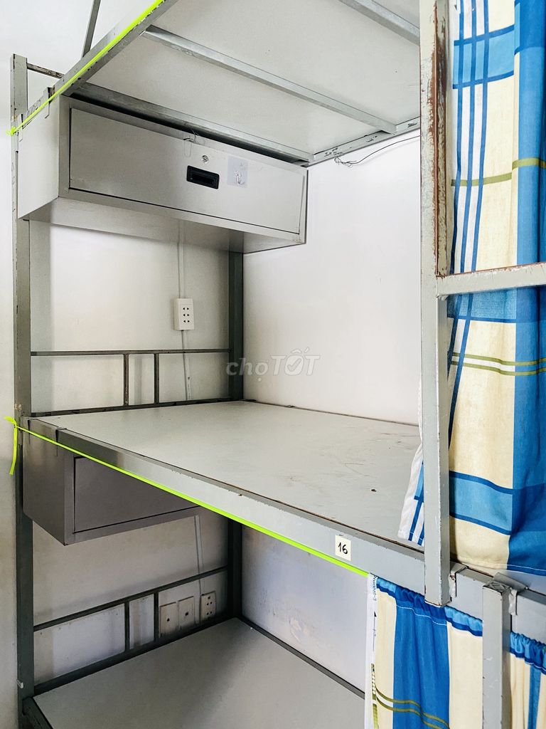 Room For Rent Quận 7 20m² giá 800.000 - Full Tiện Ích, Gần Trung Tâm!