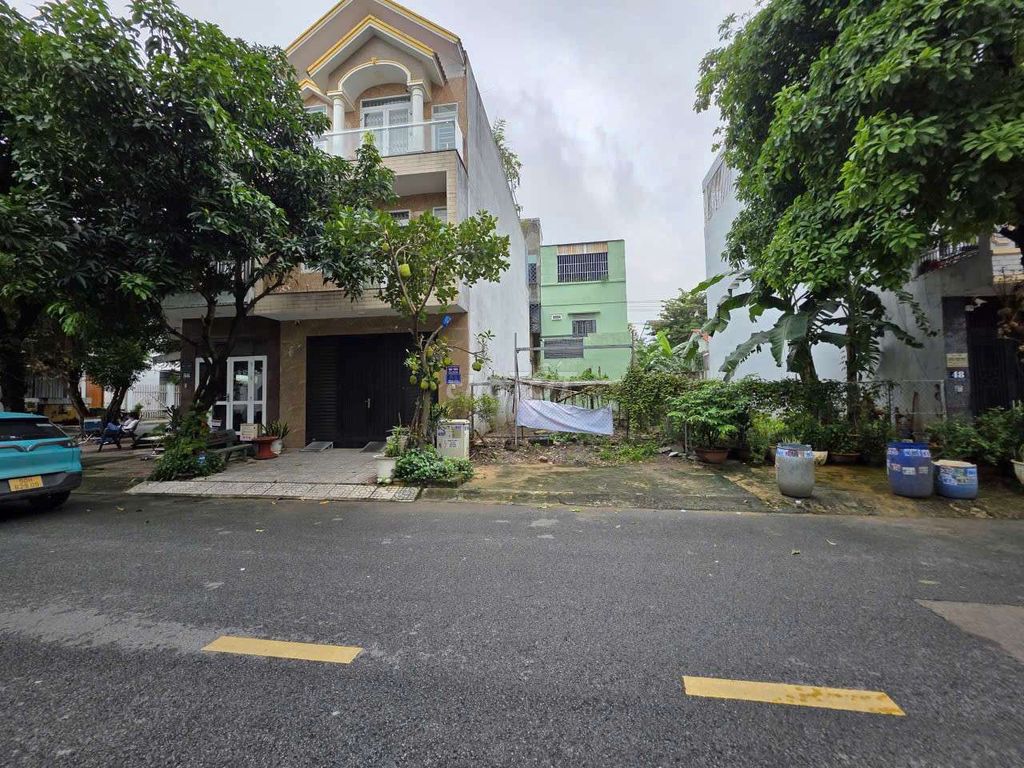 Đất nền BigC Go, phường Đông Hòa, TP Dĩ An 100m² giá 8.8 tỷ - Cơ hội đầu tư hiếm có!