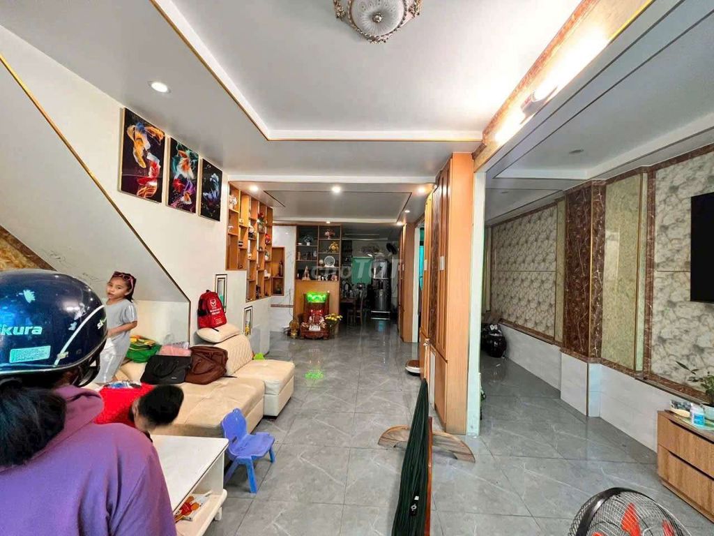 Nhà mặt tiền đường Nguyễn Đức Thiệu, phường Dĩ An, 117m² giá 6.8 tỷ - Kinh doanh thuận lợi!