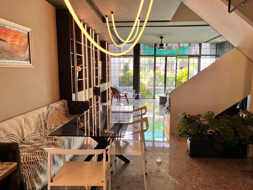 Nhà đẹp khu đô thị Nam Cần Thơ 101.7m² giá 6 tỷ - Nội thất cao cấp vào ở ngay!