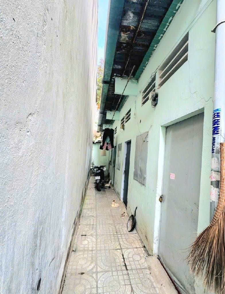 Đất Dĩ An 6.4x18m kèm 5 phòng trọ, pháp lý chuẩn - Cơ hội đầu tư không thể bỏ lỡ!