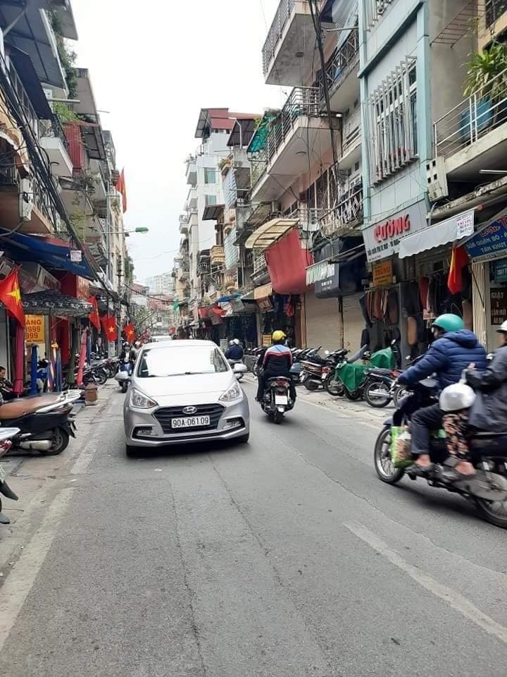 Nhà mặt phố Hà Trung Hoàn Kiếm 106m² giá 90 tỷ - Đầu tư kinh doanh sinh lời!