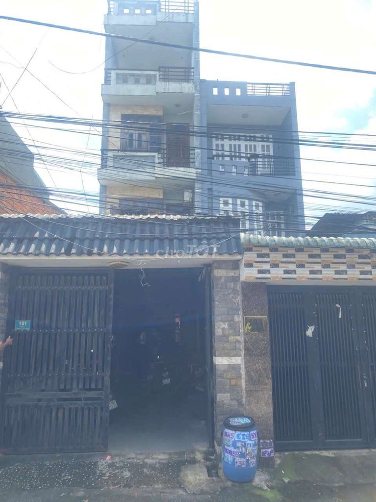 Nhà mặt tiền Phan Đăng Lưu, Dĩ An 148.2m² giá 6.75 tỷ - Kinh doanh thuận lợi!