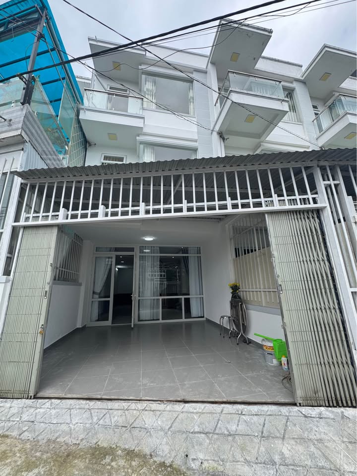 Nhà phố hẻm ô tô lớn đường Nguyễn Trung Trực, Đà Lạt 65m² giá 6.5 tỷ - Không thể bỏ lỡ!