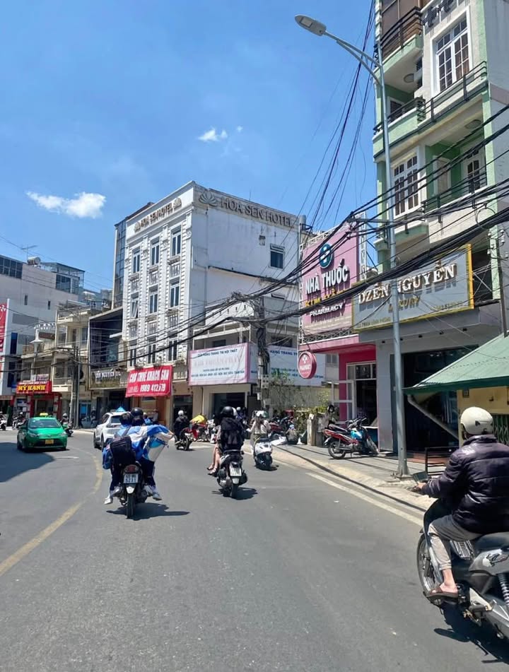 Cho thuê mặt bằng mặt tiền đường Phan Đình Phùng Đà Lạt 40m² giá 13 triệu - Phù hợp làm văn phòng, nail, spa!